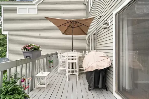 41 Aster Court Nashua NH 03062