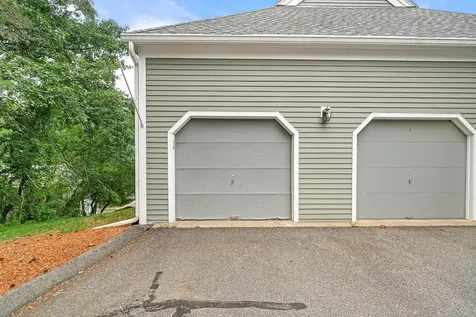41 Aster Court Nashua NH 03062