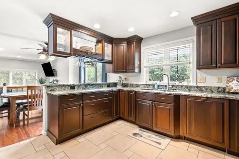 41 Aster Court Nashua NH 03062