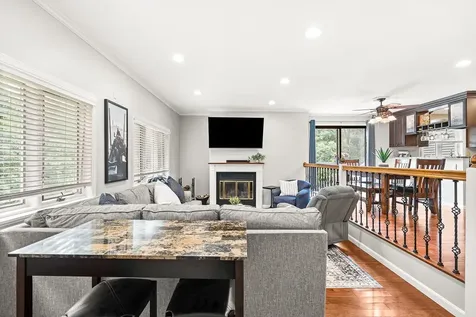 41 Aster Court Nashua NH 03062