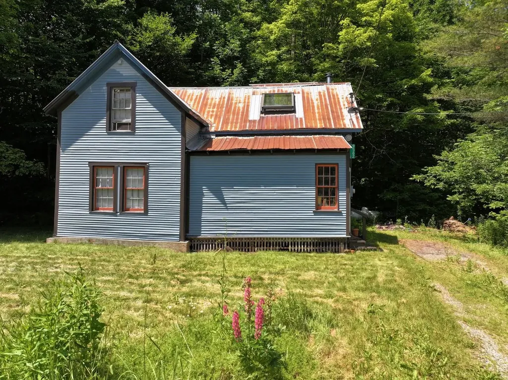 9562 Main Road Huntington VT 05462