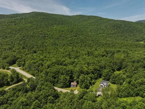 9562 Main Road Huntington VT 05462