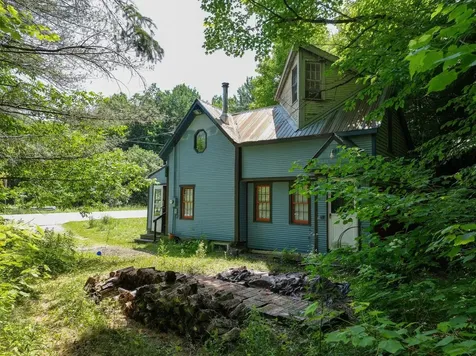 9562 Main Road Huntington VT 05462