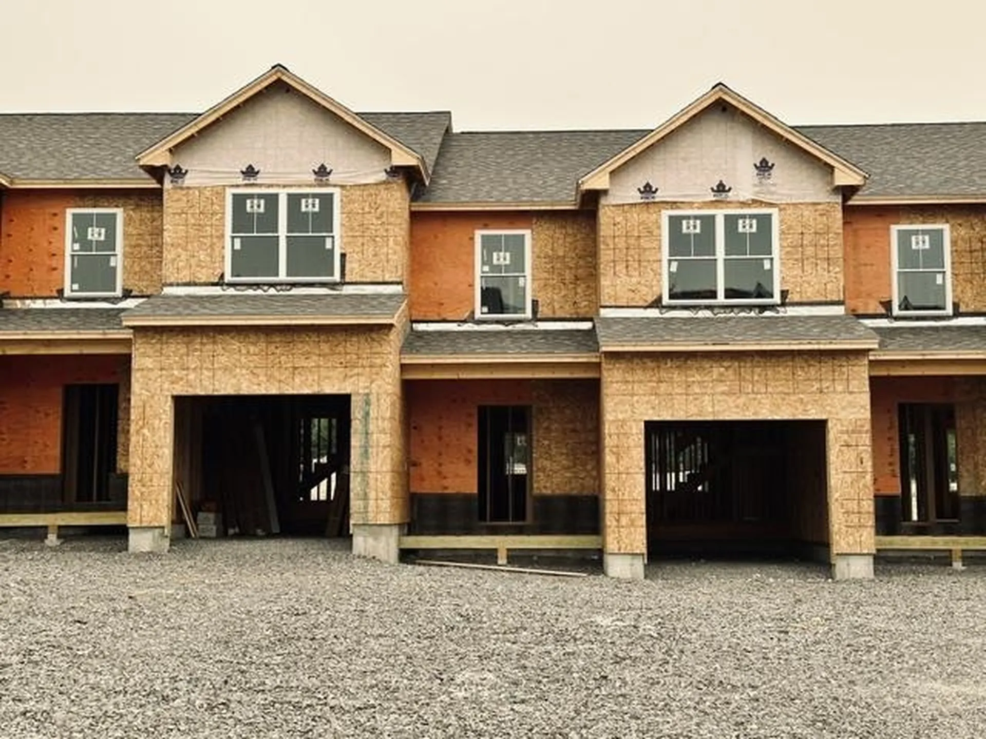 23 Elise Avenue Londonderry NH 03053