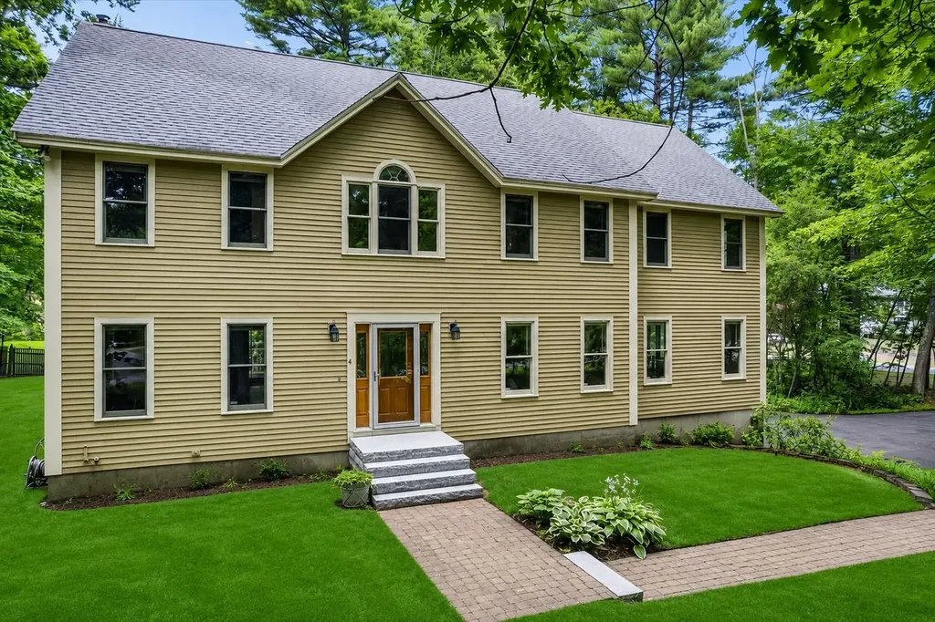 4 Berge Lane Derry NH 03038