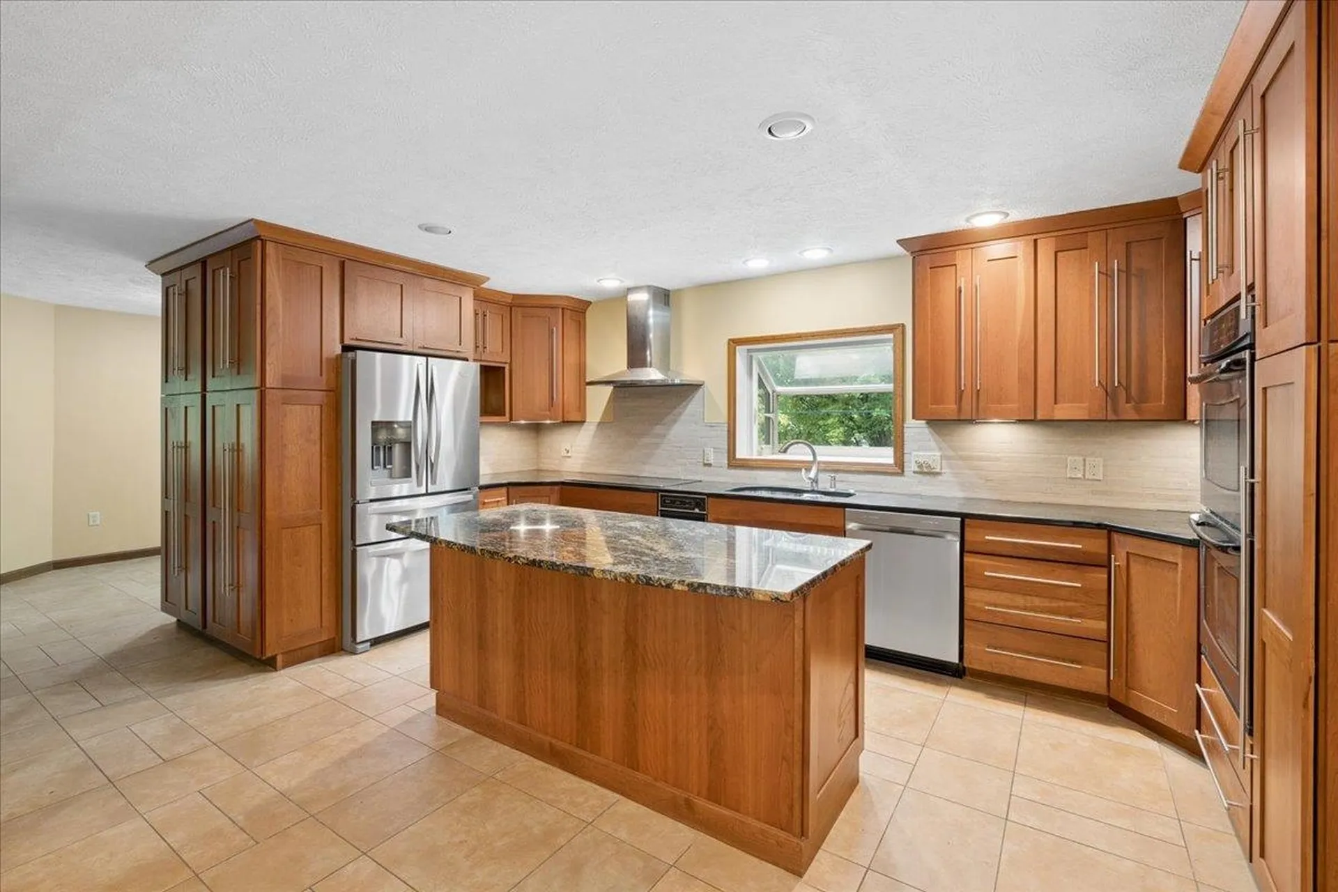 4 Berge Lane Derry NH 03038
