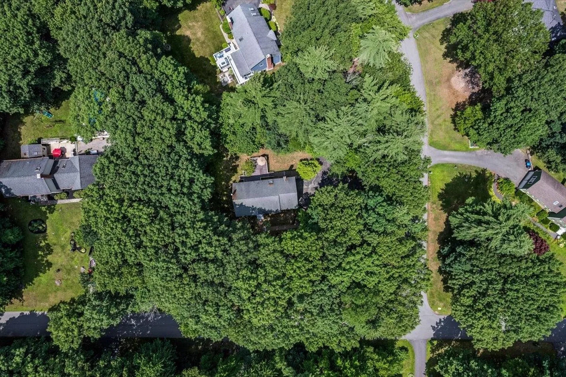 4 Berge Lane Derry NH 03038