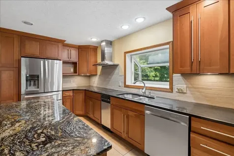 4 Berge Lane Derry NH 03038
