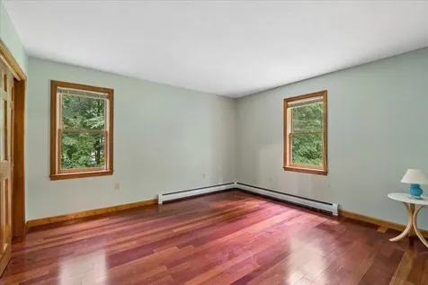4 Berge Lane Derry NH 03038