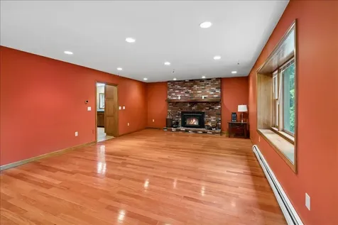 4 Berge Lane Derry NH 03038