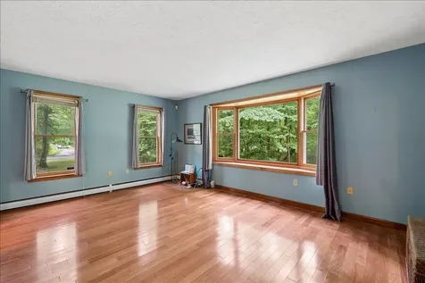 4 Berge Lane Derry NH 03038