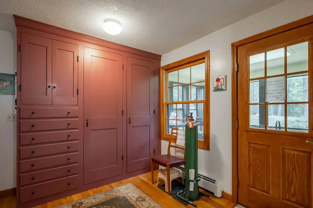 68 Merrimack Road Amherst NH 03031