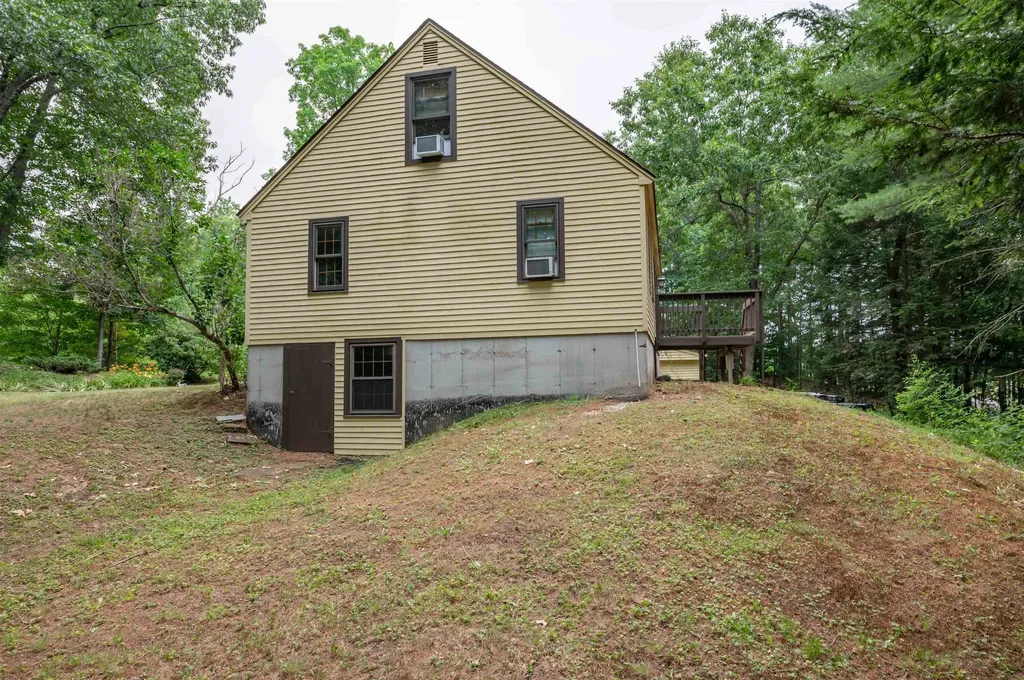 68 Merrimack Road Amherst NH 03031