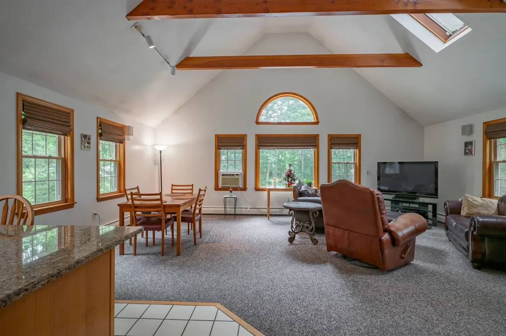 68 Merrimack Road Amherst NH 03031
