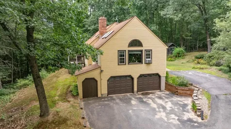 68 Merrimack Road Amherst NH 03031