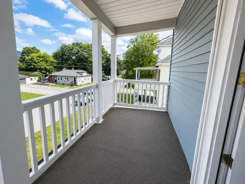 16 Pine Street Gorham NH 03581