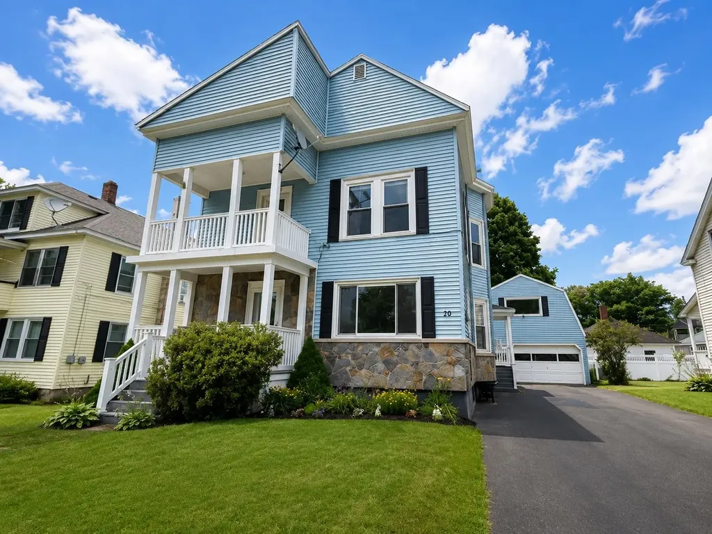 16 Pine Street Gorham NH 03581