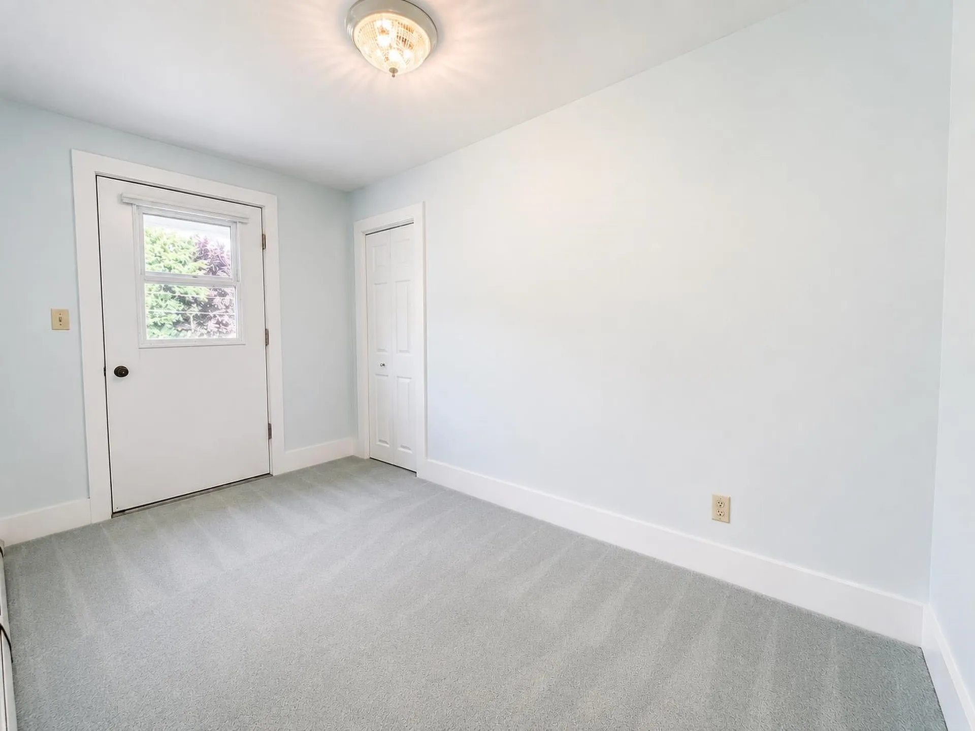 16 Pine Street Gorham NH 03581