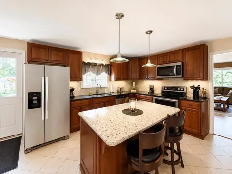 16 Pine Street Gorham NH 03581