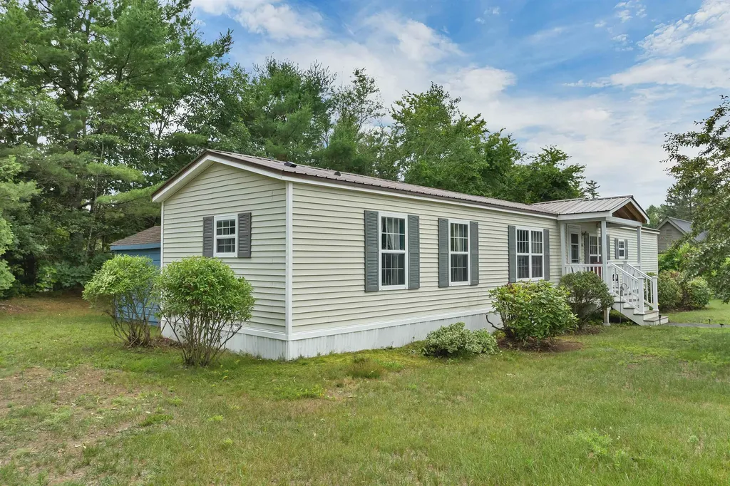 15 Carpenter Park Road Plymouth NH 03264