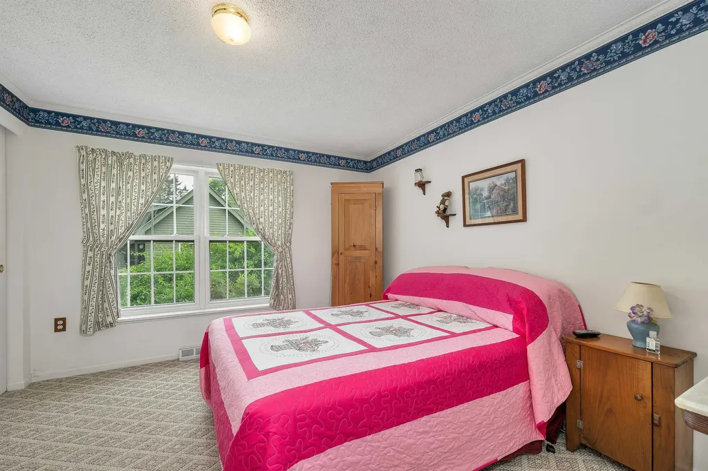 15 Carpenter Park Road Plymouth NH 03264