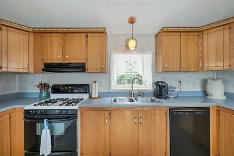 15 Carpenter Park Road Plymouth NH 03264