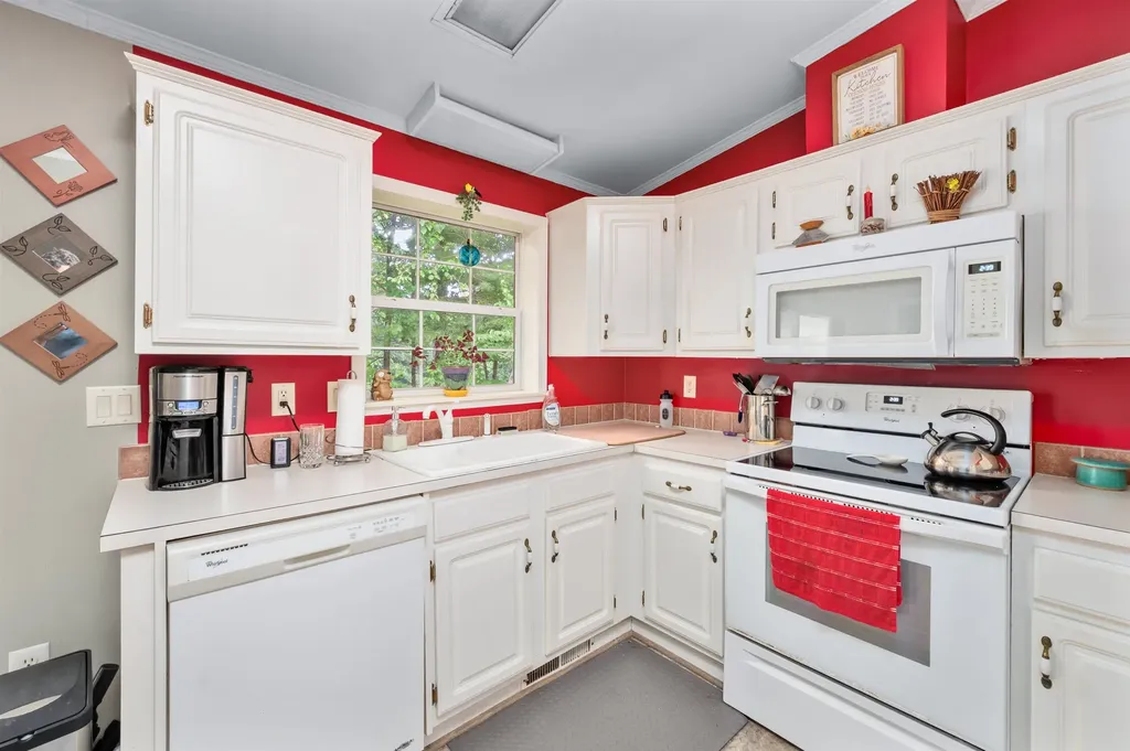 618 Benton Drive Laconia NH 03246