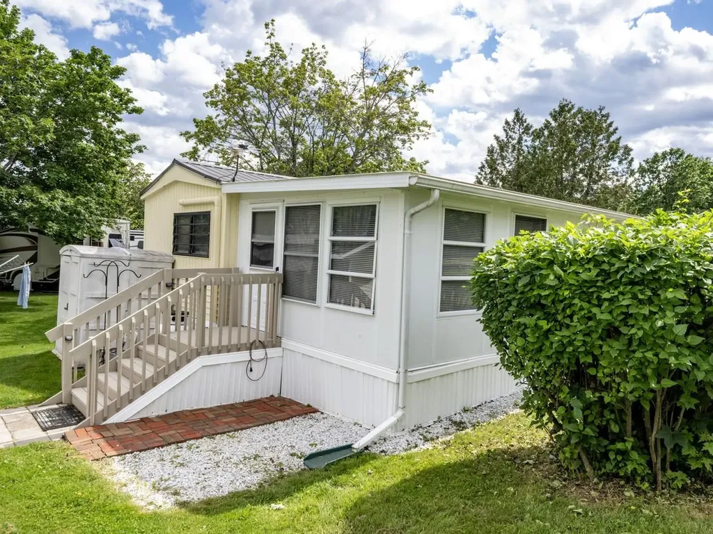 33 Island Circle South Hero VT 05486