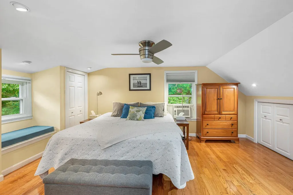 31 Leonard Drive Pelham NH 03076