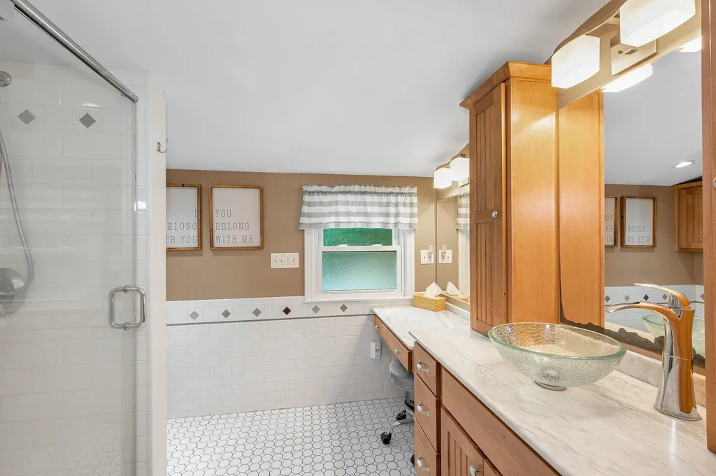 31 Leonard Drive Pelham NH 03076