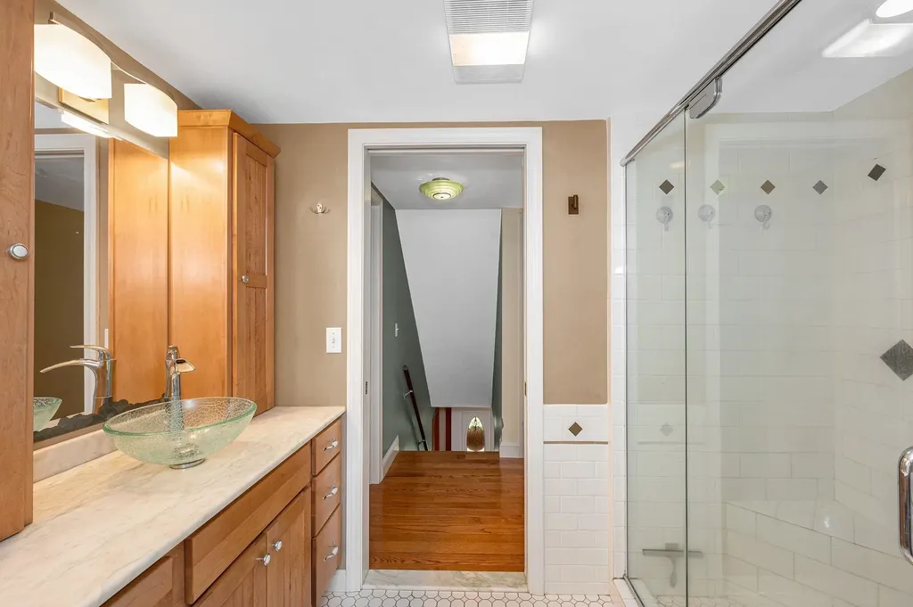 31 Leonard Drive Pelham NH 03076