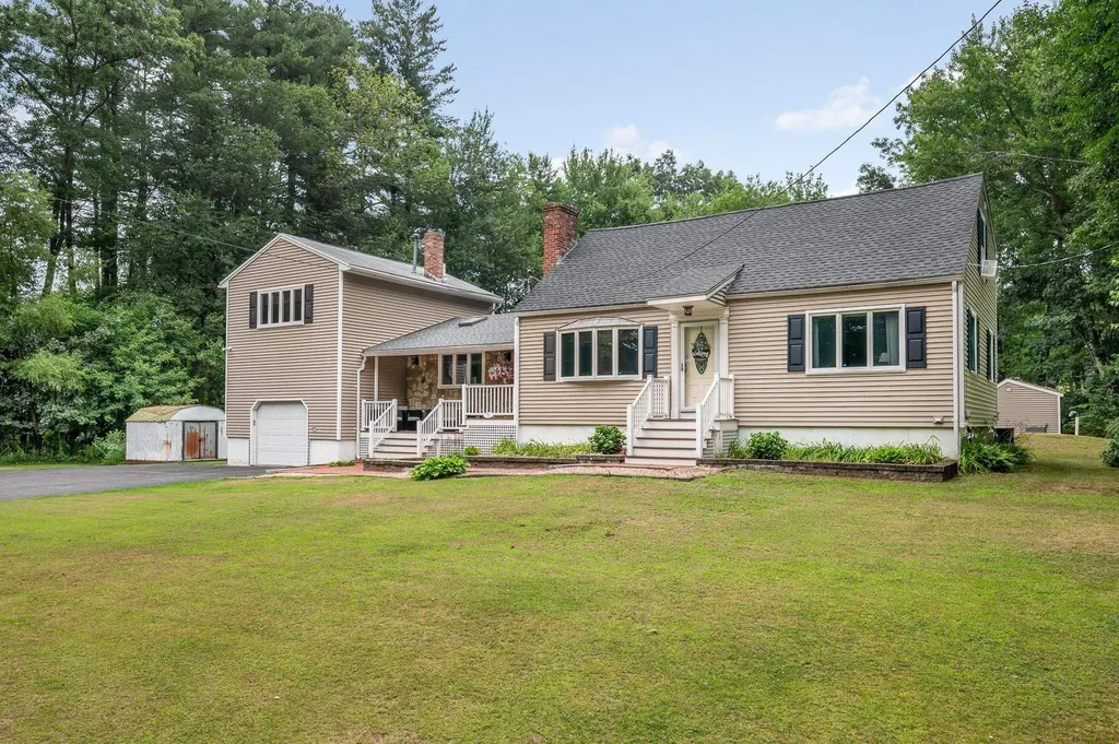 31 Leonard Drive Pelham NH 03076