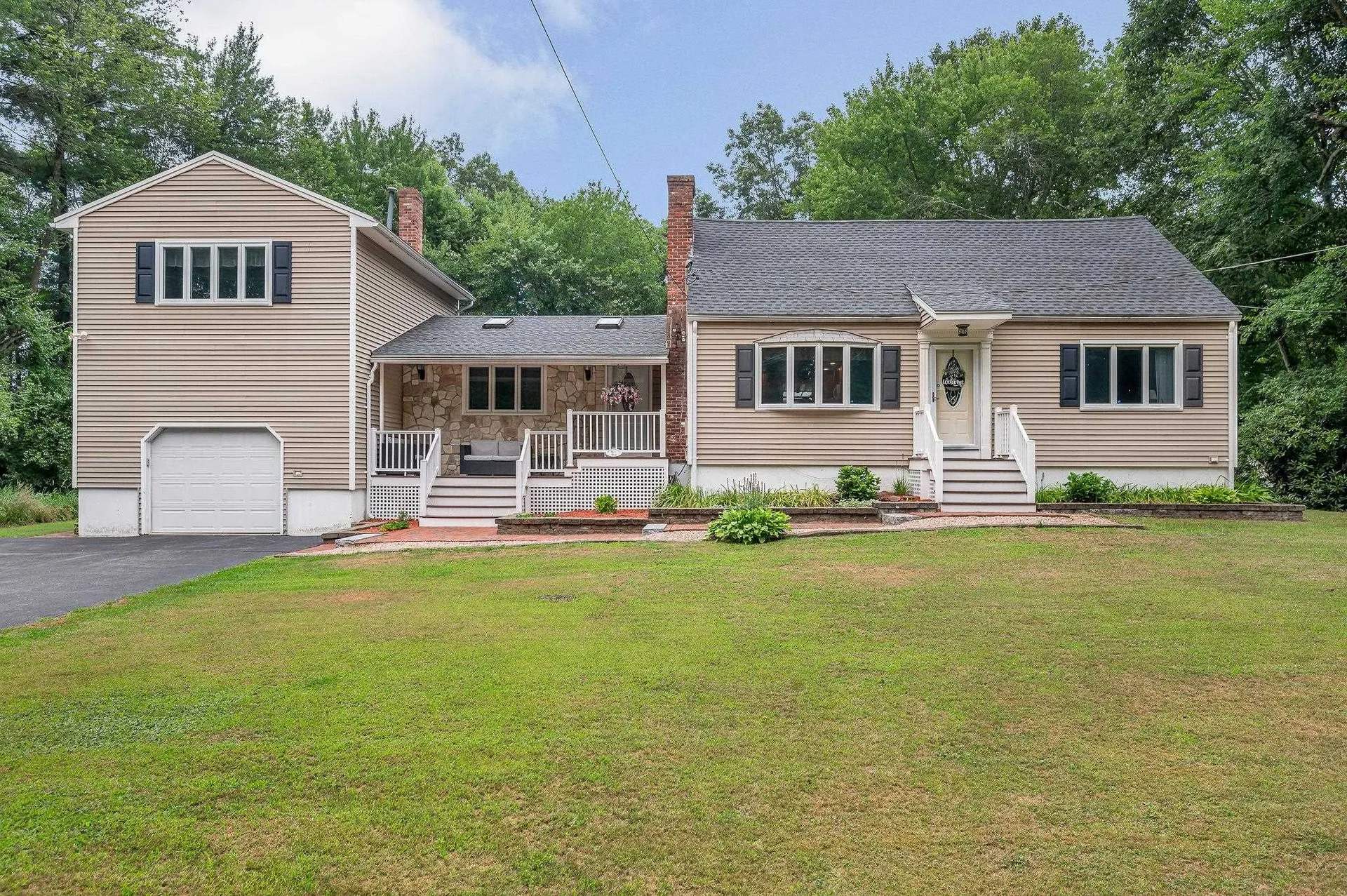 31 Leonard Drive Pelham NH 03076