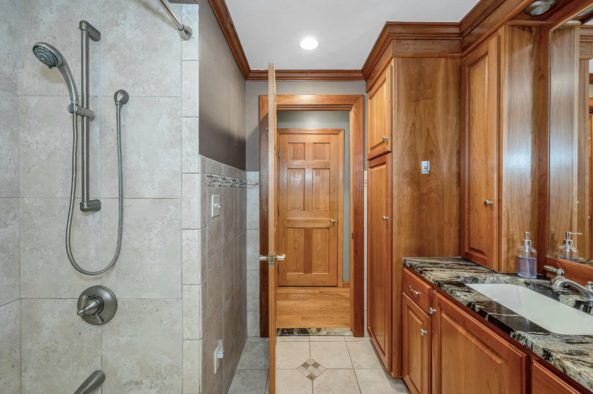 31 Leonard Drive Pelham NH 03076