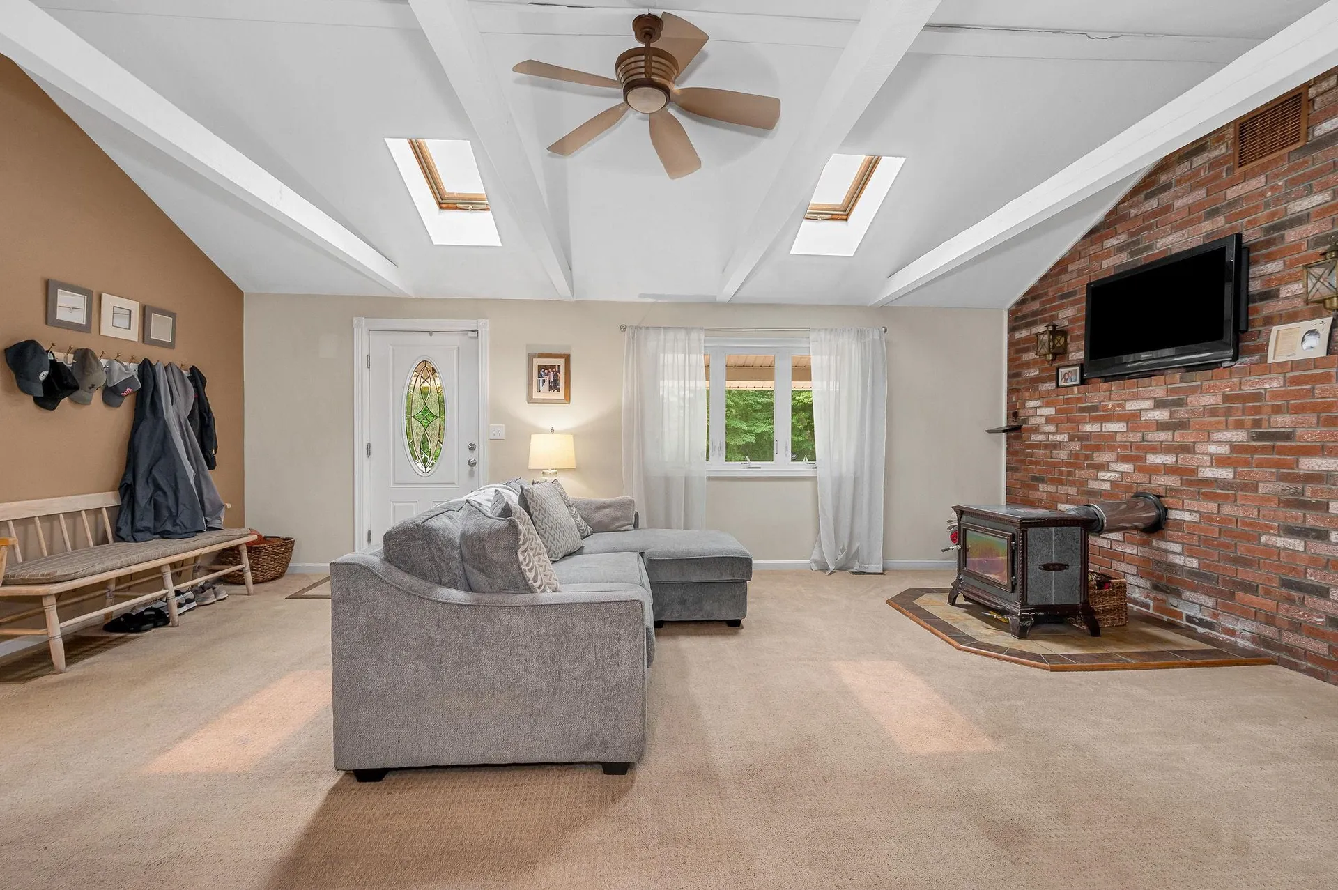 31 Leonard Drive Pelham NH 03076