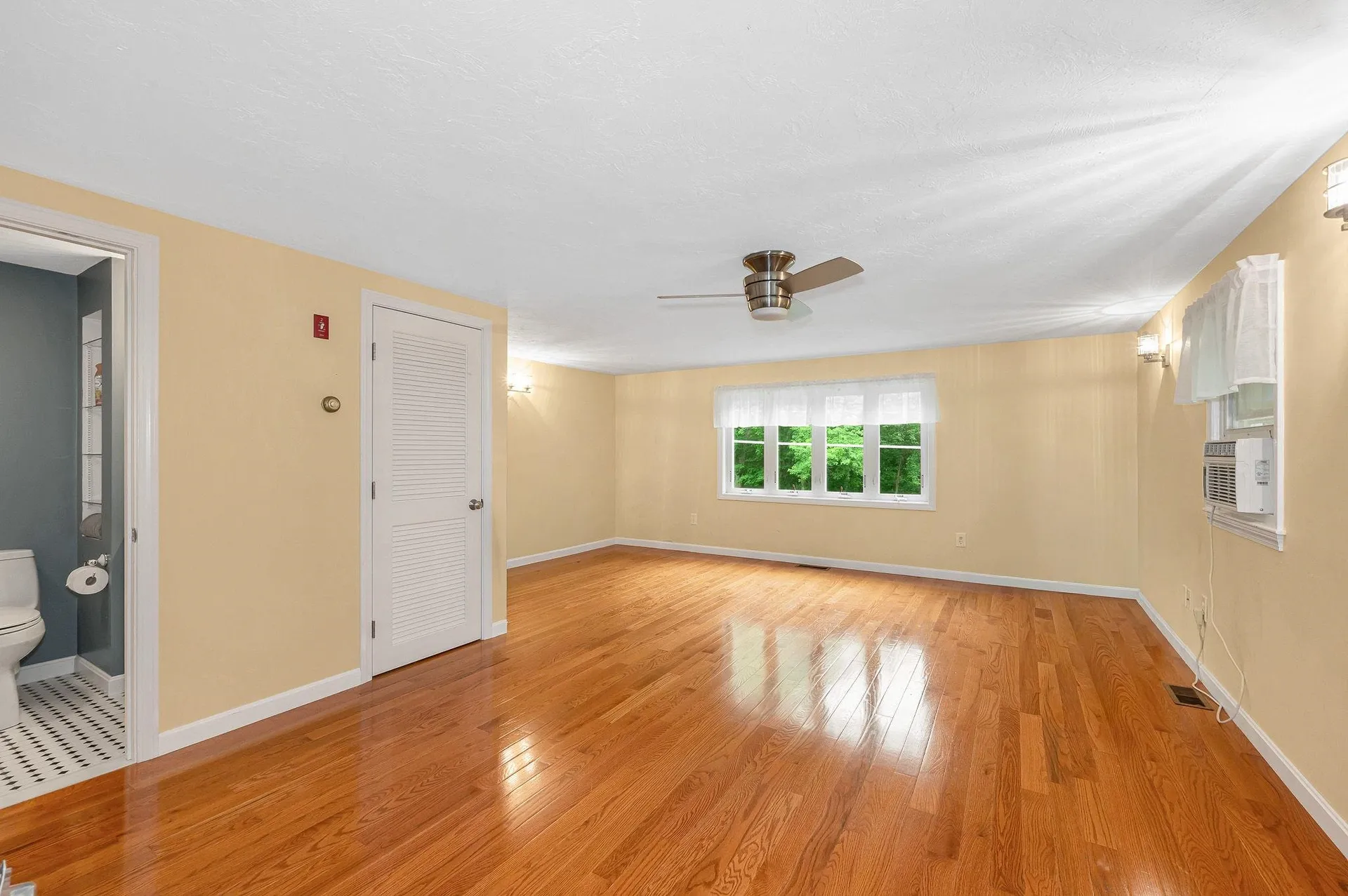 31 Leonard Drive Pelham NH 03076