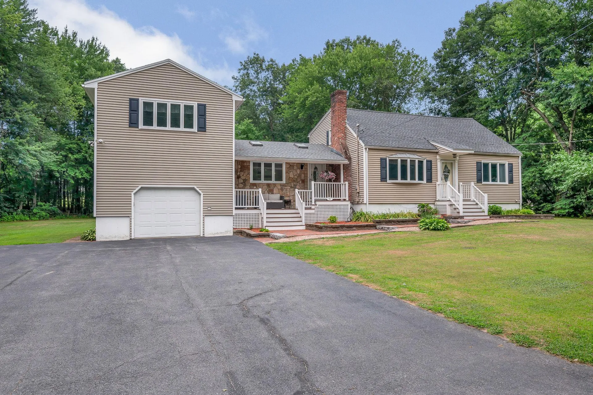 31 Leonard Drive Pelham NH 03076