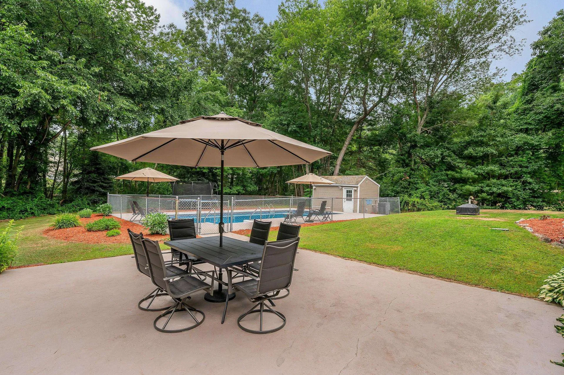 31 Leonard Drive Pelham NH 03076