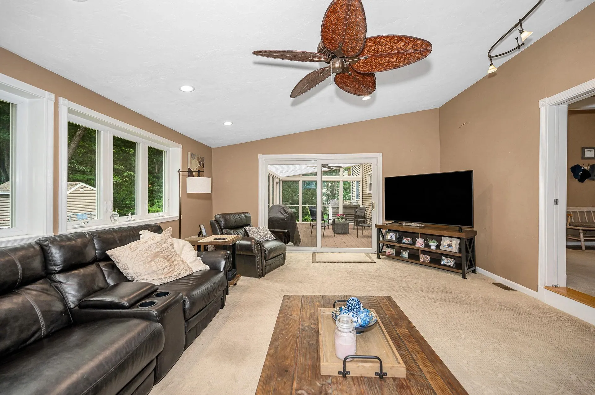 31 Leonard Drive Pelham NH 03076
