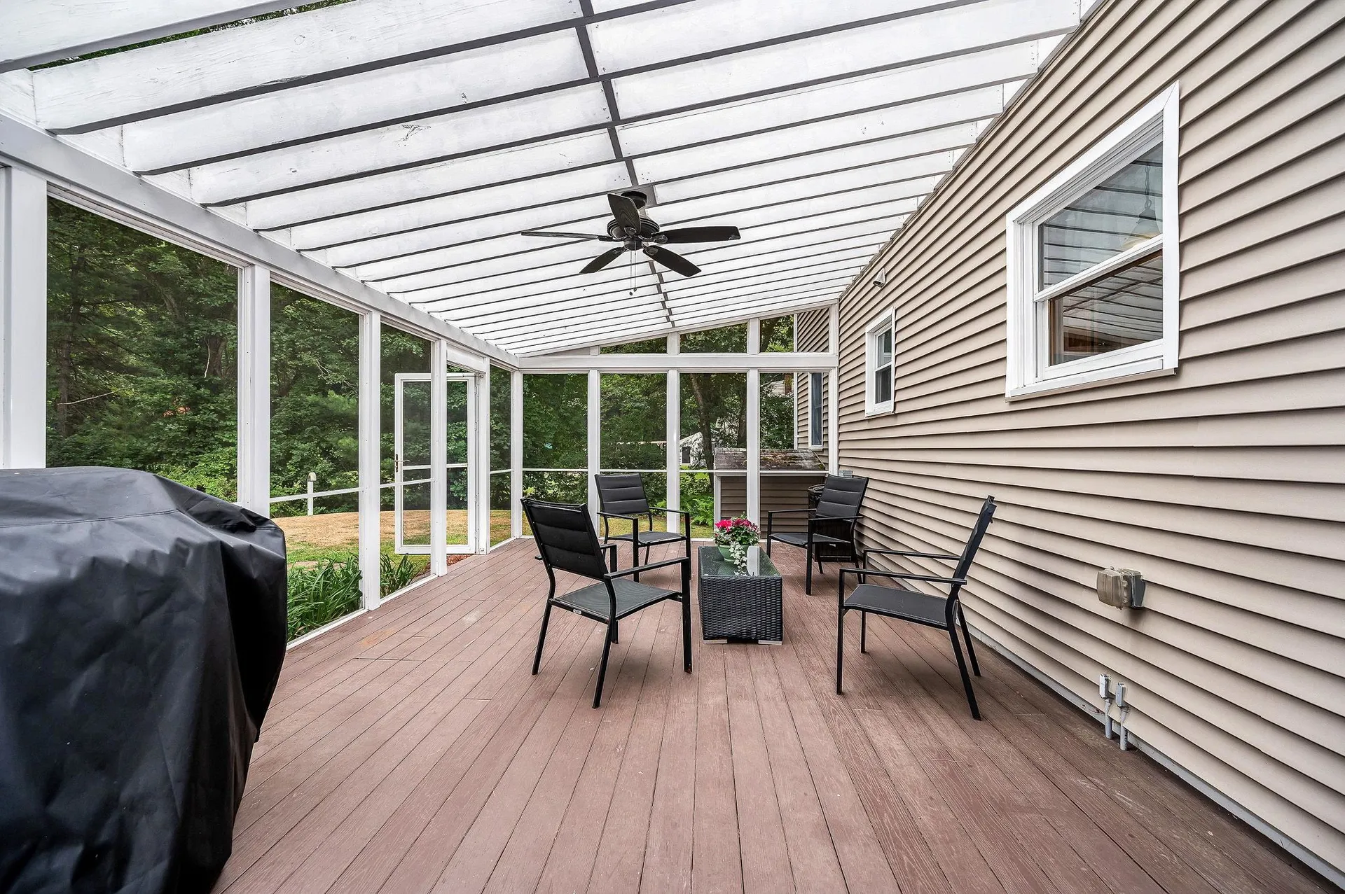 31 Leonard Drive Pelham NH 03076