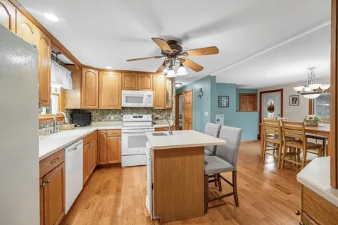 31 Leonard Drive Pelham NH 03076