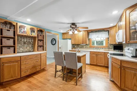 31 Leonard Drive Pelham NH 03076
