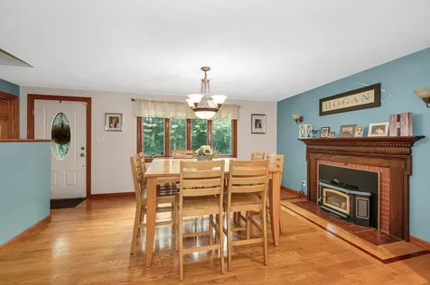 31 Leonard Drive Pelham NH 03076