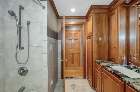 31 Leonard Drive Pelham NH 03076