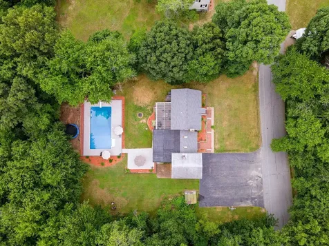 31 Leonard Drive Pelham NH 03076