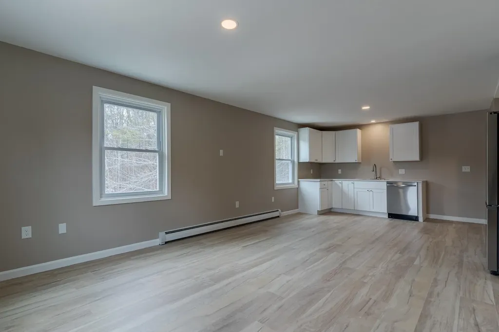 60 Charles Street Farmington NH 03835