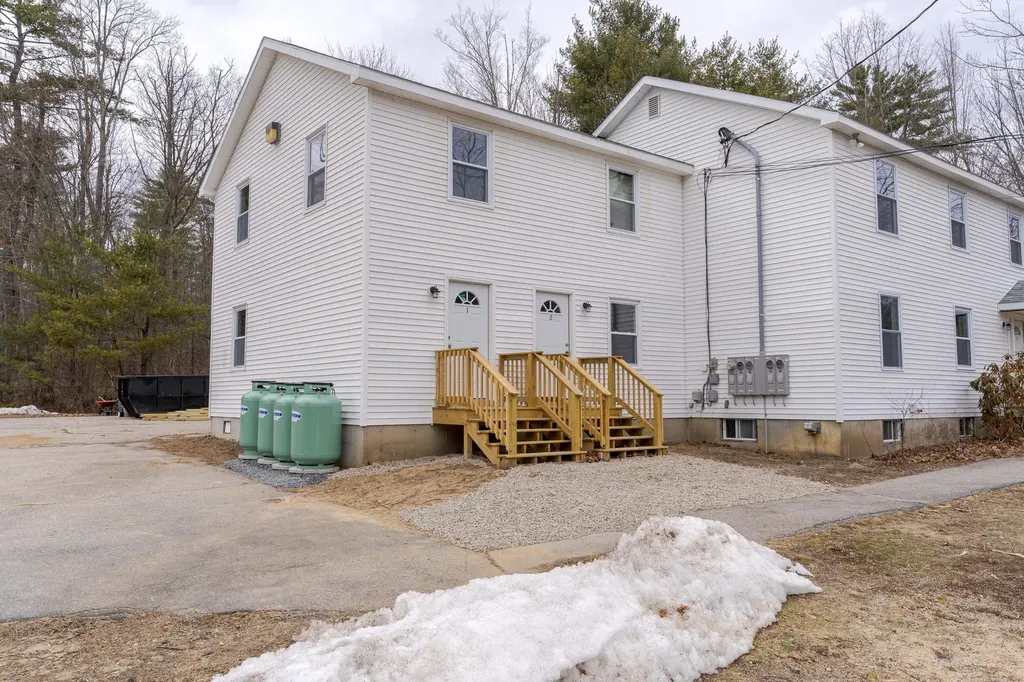 60 Charles Street Farmington NH 03835