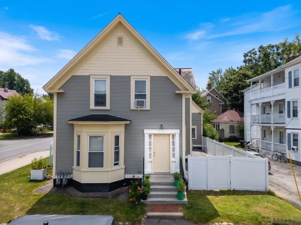 67 Pennacook Street Manchester NH 03104-3557