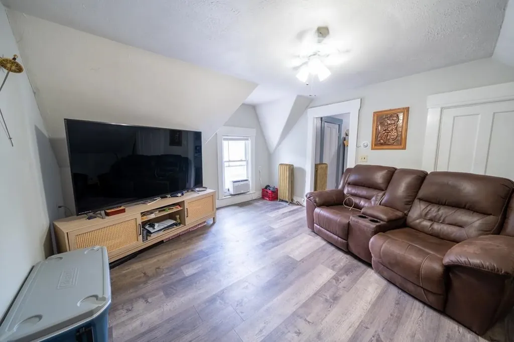 67 Pennacook Street Manchester NH 03104-3557