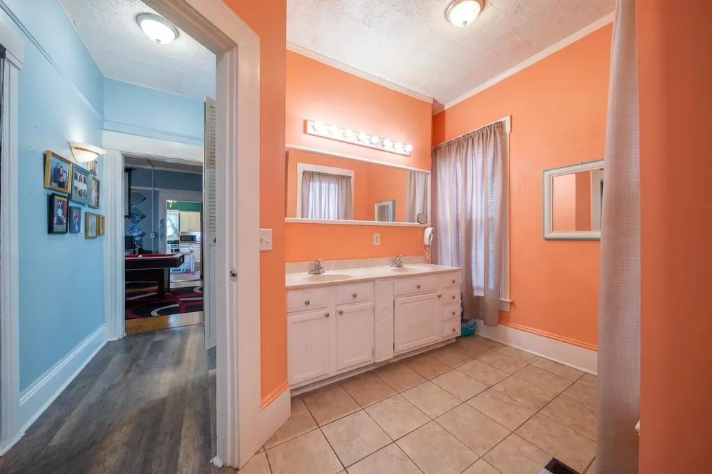 67 Pennacook Street Manchester NH 03104-3557
